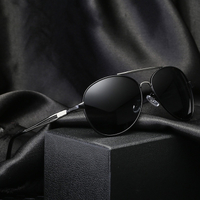 Polarized sunglasses with UV400 protection F8703