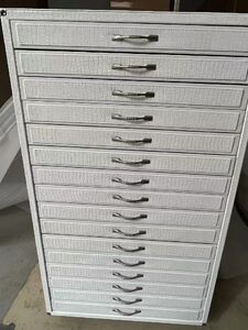 Storage office box for displaying samples of frames and glasses