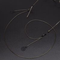 Black-colored metal non-slip chain, with pendant smiley face, for glasses and masks GL542