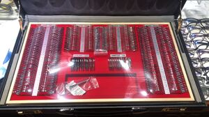 Меднабор из 266 пробных линз в металлических оправах в алюминиевом(кожзам) кейсе BJ266