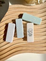 Пинцет пластиковый с палочкой в индивидуальной упаковке в цветной коробочке MT200