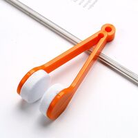 Portable microfiber glasses cleaning clip