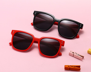 Polarized silicone sunglasses with UV400 protection for kids T11017