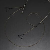 Black-colored metal non-slip chain, with pendant large triangle, for glasses and masks GL493