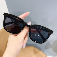 Polarized sunglasses with UV400 protection F5518