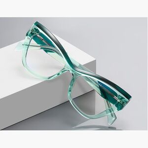 Оправа пластиковая из материала TR90 с защитой от синего света FOCUS FCS2198