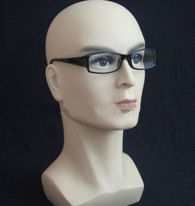 Рекламный манекен для декора в салон оптики