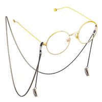 Black-colored metal non-slip chain, with pendant black lips, for glasses and masks GL595