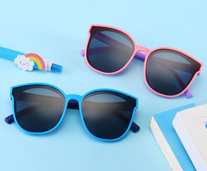 Polarized silicone sunglasses with UV400 protection for kids T22016