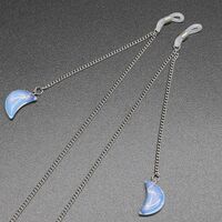 Silver-colored metal non-slip chain, with pendant opal moon, for glasses and masks GS023