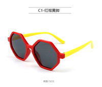 Polarized silicone sunglasses with UV400 protection for kids T11023