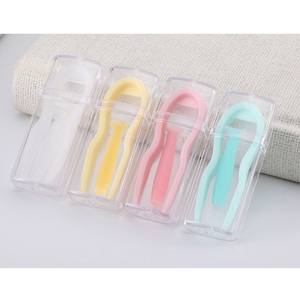 Пинцет пластиковый с присоской в вертикальном футляре, длина пинцета - 4,8 см DY-1055夹棒套装