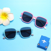 Polarized silicone sunglasses with UV400 protection for kids T11024