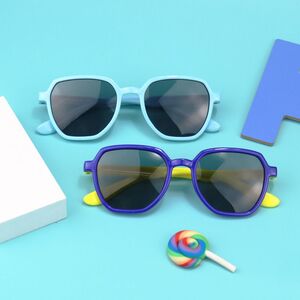 Детские силиконовые солнцезащитные поляризационные очки с защитой UV400 T111035