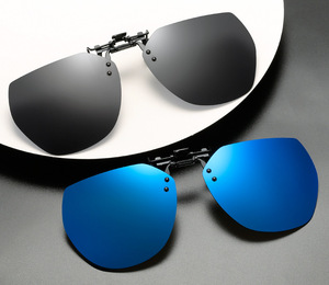 Насадка с зажимом солнцезащитная для крупных женских очков Polarized JP46