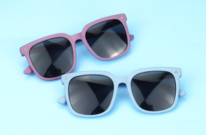Polarized silicone sunglasses with UV400 protection for kids T11069