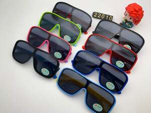 Детские поляризационные солнцезащитные очки Wanpixiong 22010