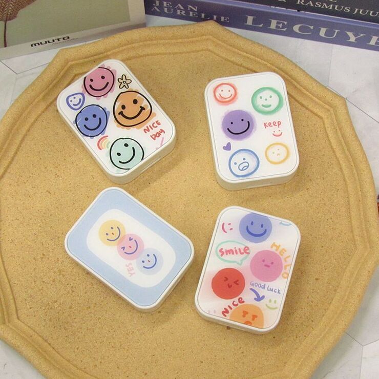 Soft contact lens XY5040