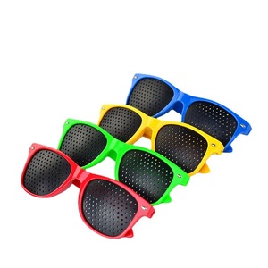 针孔眼镜 Перфорационные очки-тренажёры цветные