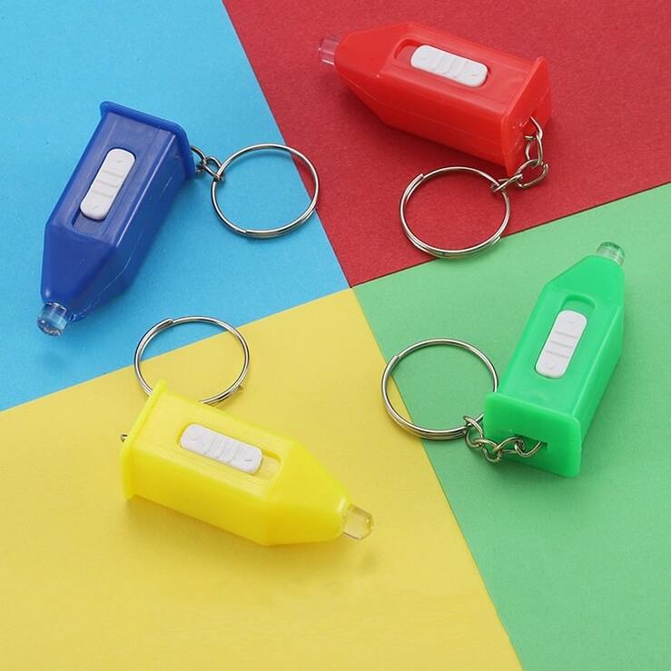 Flashlight-keychain with blue light transmittance test