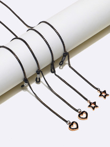 Набор из двух черных цепочек для очков со звездами и сердечками GM075