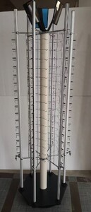 Стойка для очков напольная на 96 мест с обзорными зеркалами и с замками HD707