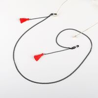Black-colored metal non-slip chain, with pendant red tassel, for glasses and masks GL755