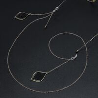 Gold-colored metal non-slip chain, with pendant wire leaf, for glasses and masks GL637