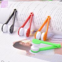 Portable microfiber glasses cleaning clip