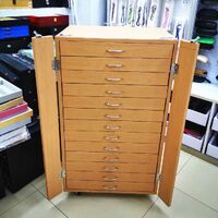 Офисный бокс - витрина для оправ и очков, с замками, на 288/234 мест JS-C200323