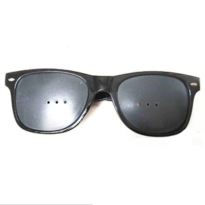 黑框多孔镜 Перфорационные очки-тренажёры с тремя отверстиями в линзе