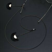 Black-colored metal non-slip chain, with pendant fan-shaped tassel, for glasses and masks GL708