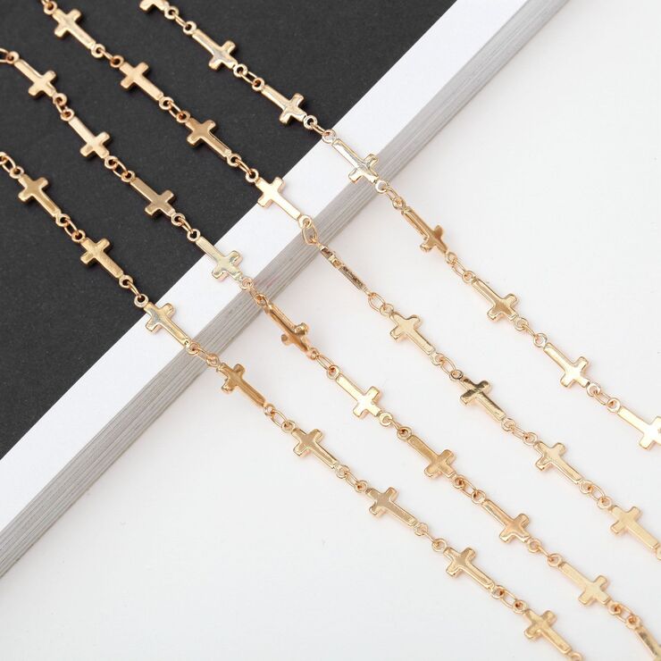 Gold-colored metal non-slip chain, with gold cross, for glasses and masks GA086