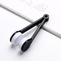 Portable microfiber glasses cleaning clip