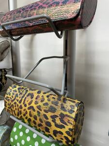 Стойка-шток для футляров на 20 мест