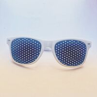 针孔眼镜 Перфорационные очки-тренажёры цветные