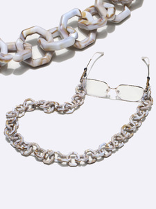 Polygonal acrylic glasses chain with shell pattern GB077