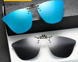 Насадка с зажимом солнцезащитная для крупных женских очков Polarized MY40