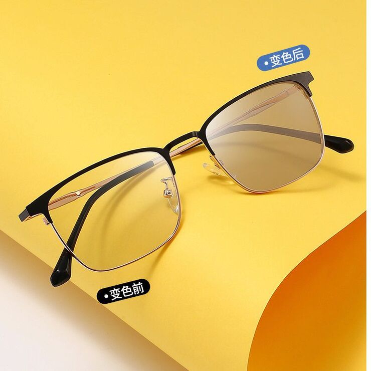 Photochromic glasses with blue light and UV protection 9678-GT