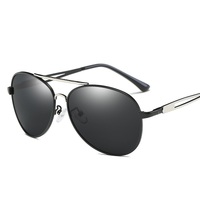 Polarized sunglasses with UV400 protection F8703