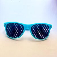 针孔眼镜 Перфорационные очки-тренажёры цветные