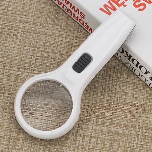 Лупа с универсальной подсветкой, увеличительное стекло с ручкой 608-XX, диаметр 65 мм, увеличение: 3X