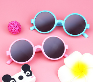 Polarized silicone sunglasses with UV400 protection for kids T11021