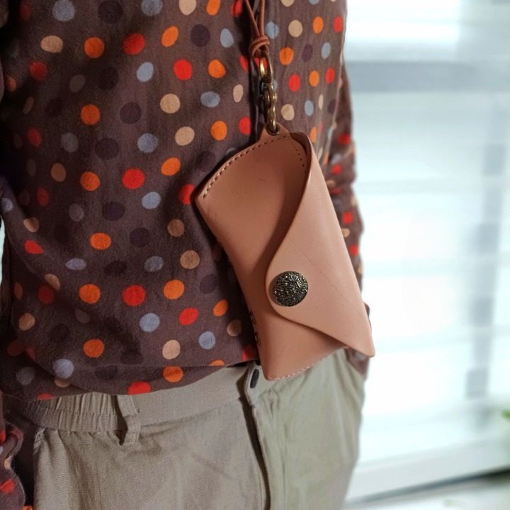 Genuine leather button glasses case BR5216