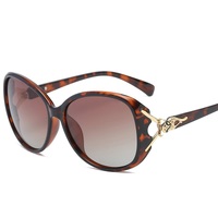 Polarized sunglasses with UV400 protection F8842