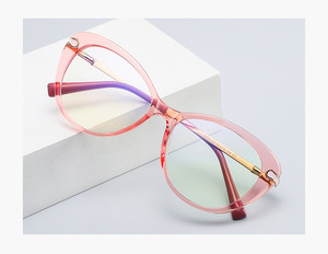 Оправа пластиковая, материал TR-90+CA (флекс!) FOCUS FCS2088