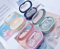 Набор - устройство для очистки мягких контактных линз (A set for cleaning soft contact lenses) XY1008