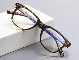 Оправа пластиковая, материал TR-90+CA (флекс!) FOCUS FCS2119