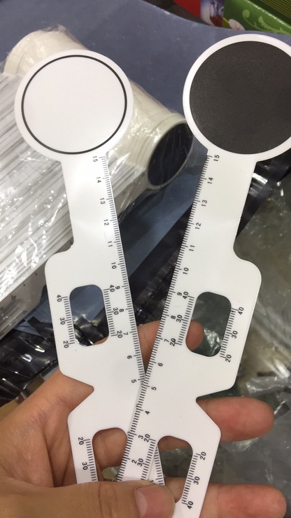 Линейка оптическая для измерения межцентрового расстояния