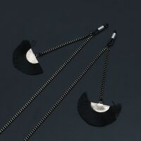 Black-colored metal non-slip chain, with pendant fan-shaped tassel, for glasses and masks GL708